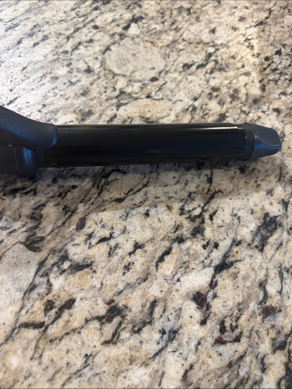 Bio Ionic 1.25” Pro Curling Iron - Picture 4 of 10
